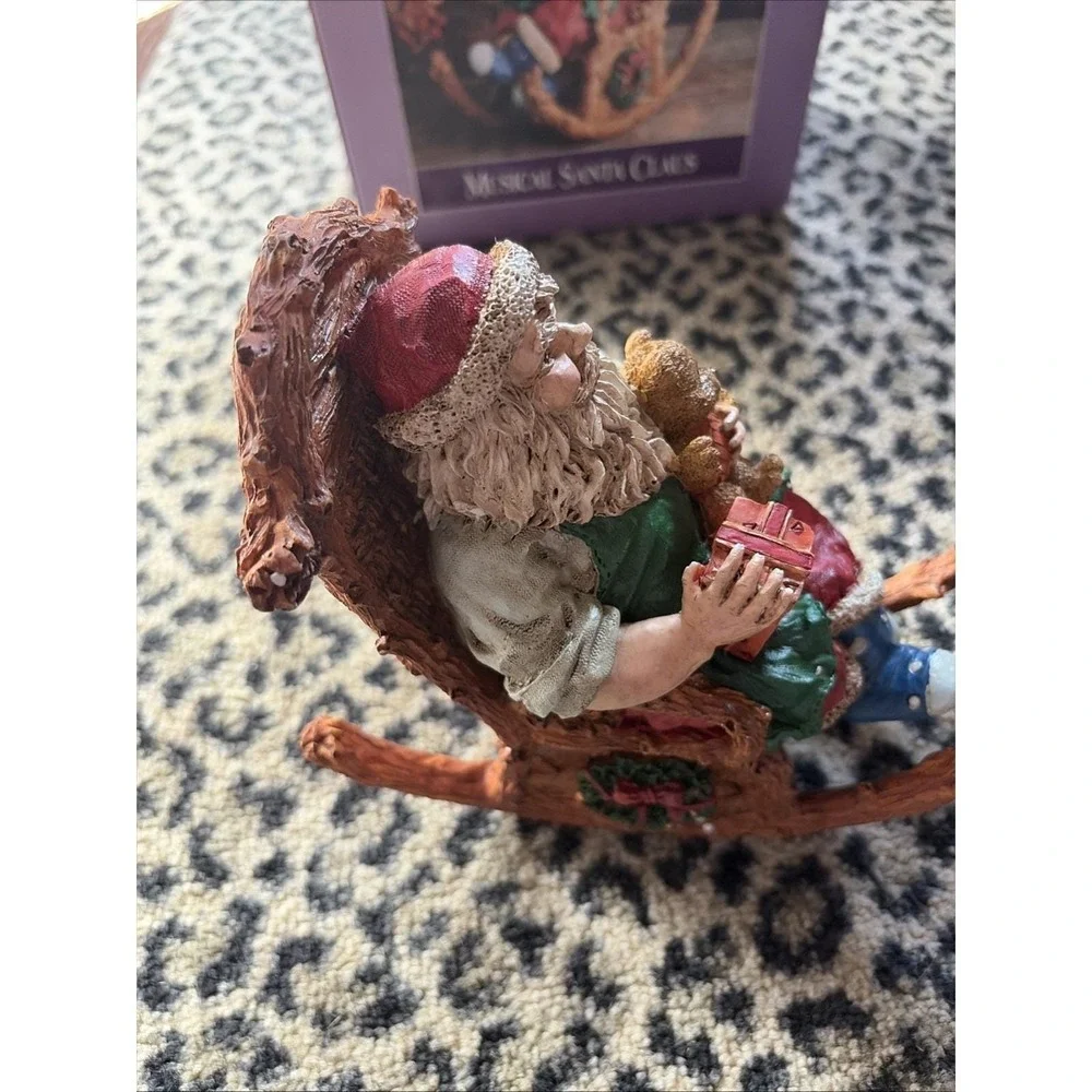 NIB Classic Treasures MUSICAL SANTA CLAUS Sitting in Rocking‎ Chair Vtg Wal Mart
